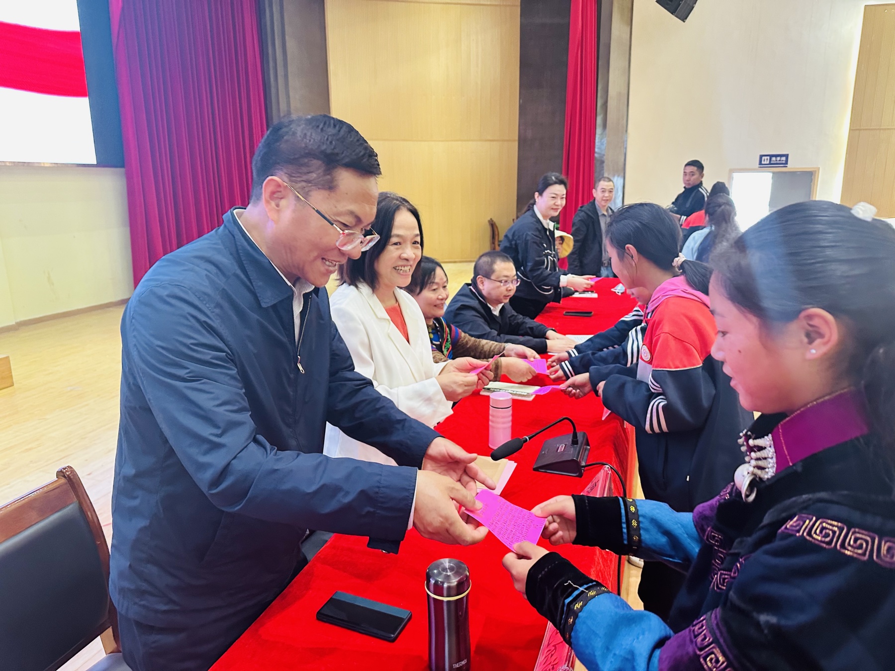 cdf0aba84cd0e4897a9ee9d9dd4b254_副本.jpg